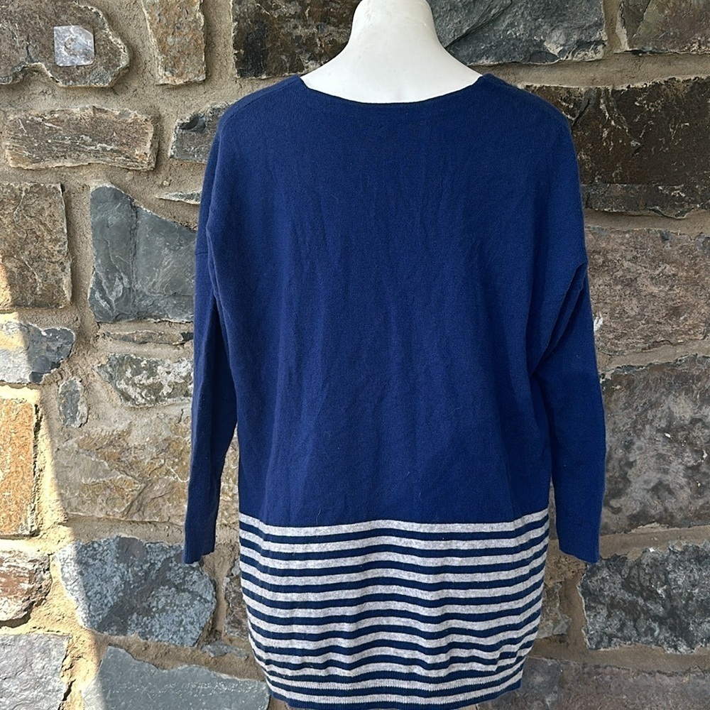 Vineyard Vines Oversized Striped V-Neck Poncho Sweater in Navy & Gray Size XS - Picture 10 of 12